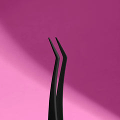 Non-stick lash applicator tweezer
