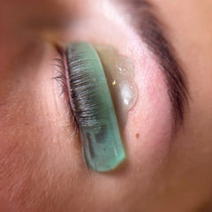 V-shape lash lifting pads