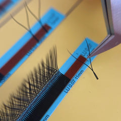 Boostific x Henrietta Orosz BE.BOLD. YY lashes 10 lines